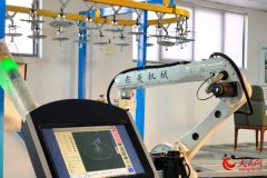 新春走下层｜300家企业实现300亿元产值 记者和两